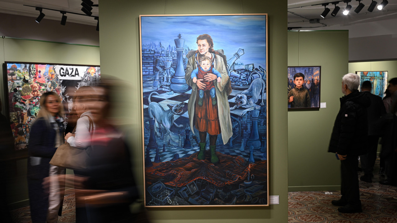 İstanbul'da "Evime Giden Yol-Öğretmenler Karma Resim Sergisi" açıldı