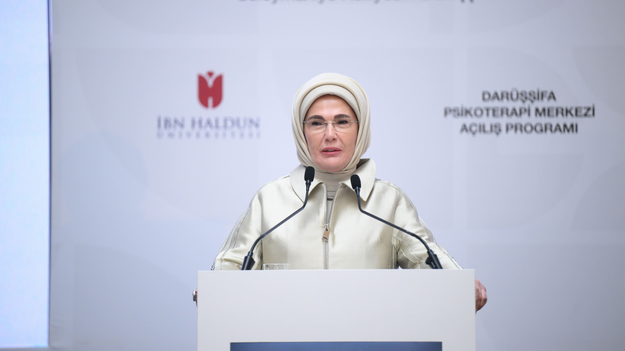 Emine Erdoğan, İHÜ İPAM Darüşşifa Psikoterapi Merkezi'nin açılışına katıldı