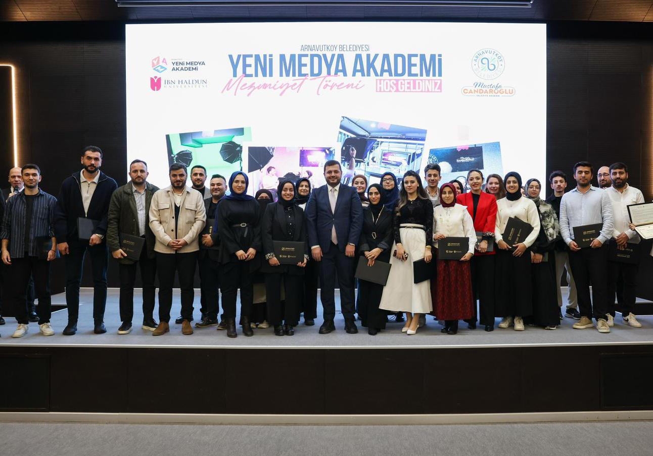 Arnavutköy Belediyesi Yeni Medya Akademi ilk mezunlarını verdi