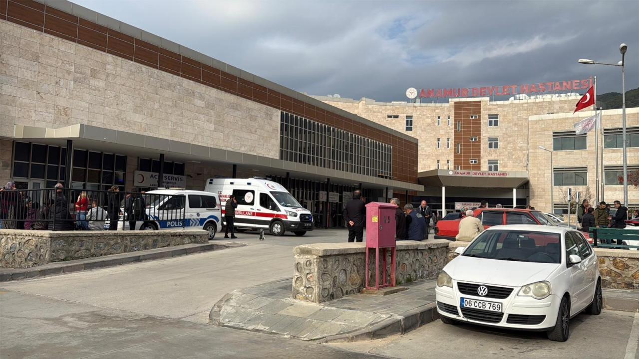 Mersin'de ortaokul öğrencisi okul müdürünü tüfekle yaraladı