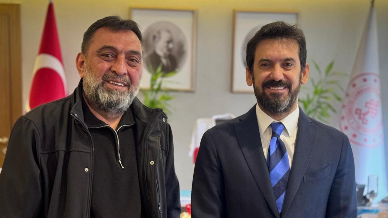 Kültür ve Turizm Bakan Yardımcısı Mumcu, oyuncu ve şair Ahmet Yenilmez’i ağırladı