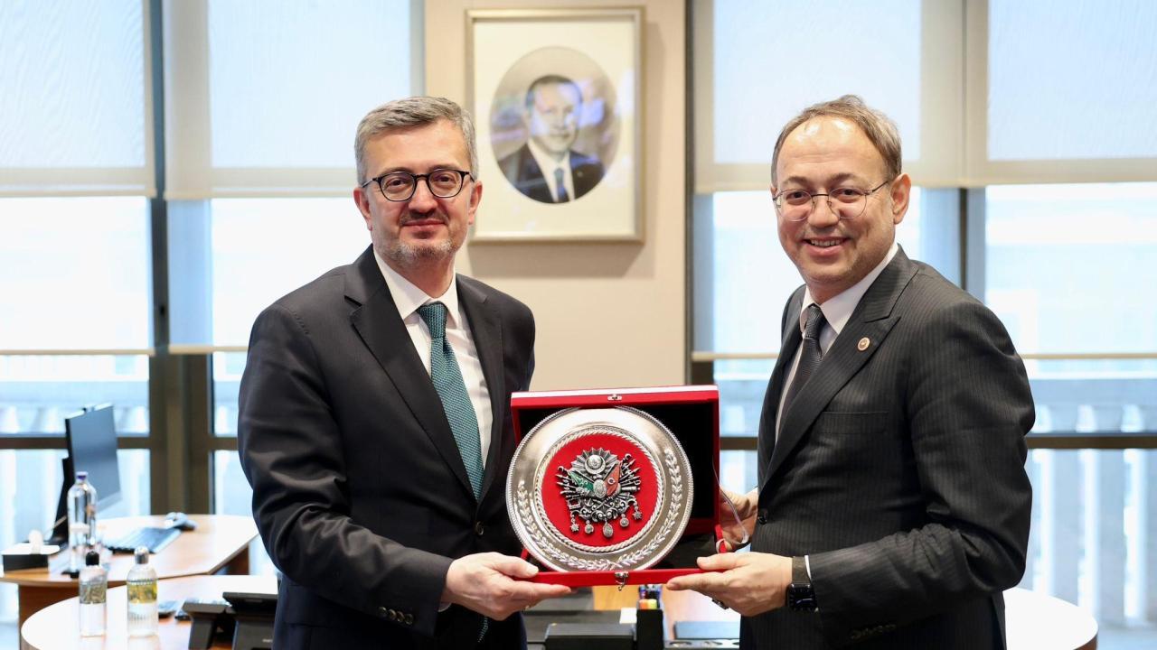 MHP'li Topsakal'dan İletişim Başkanı Burhanettin Duran’a ziyaret