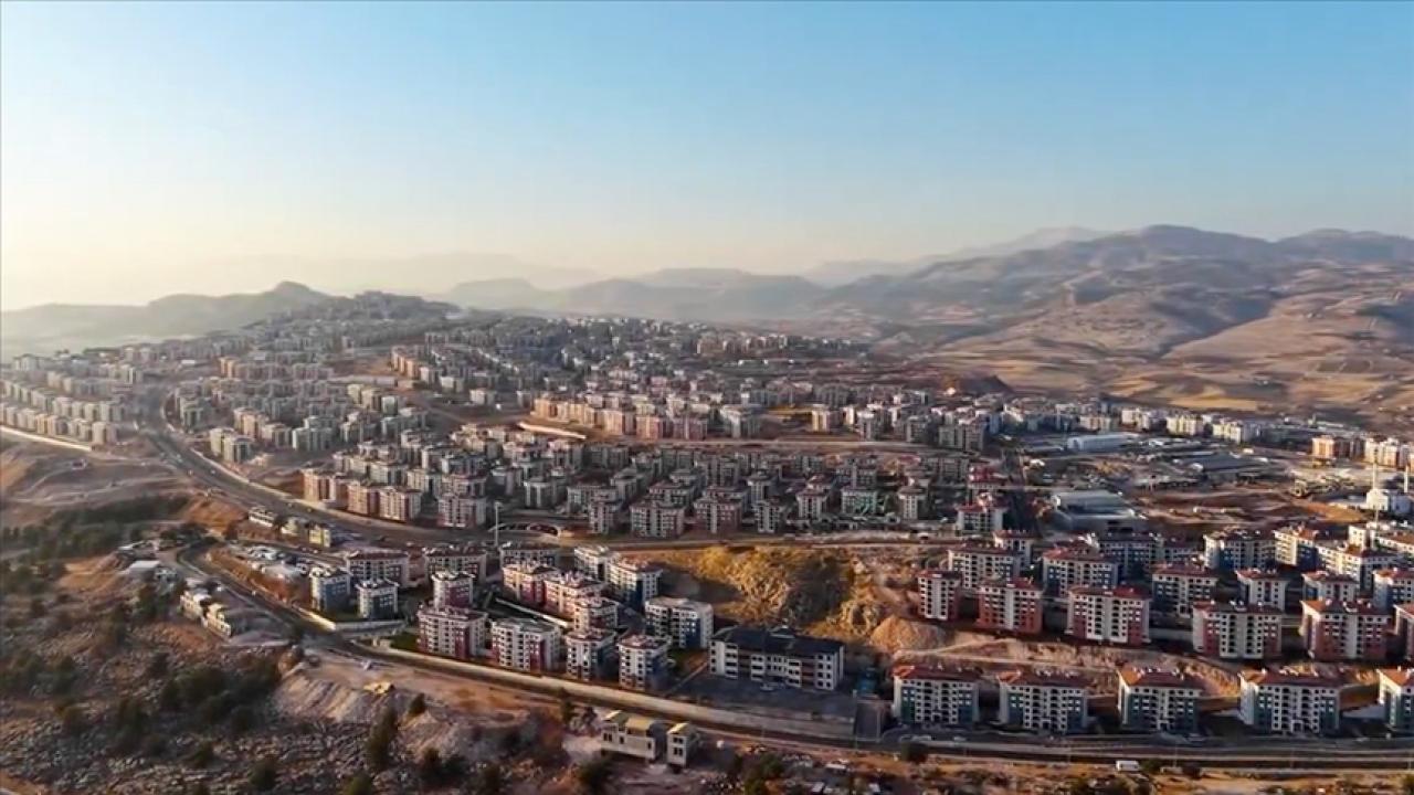 İletişim Başkanı Duran'dan "Asrın İnşası Türkiye'nin Başarısı: 455 Bin Konut Tamam" paylaşımı