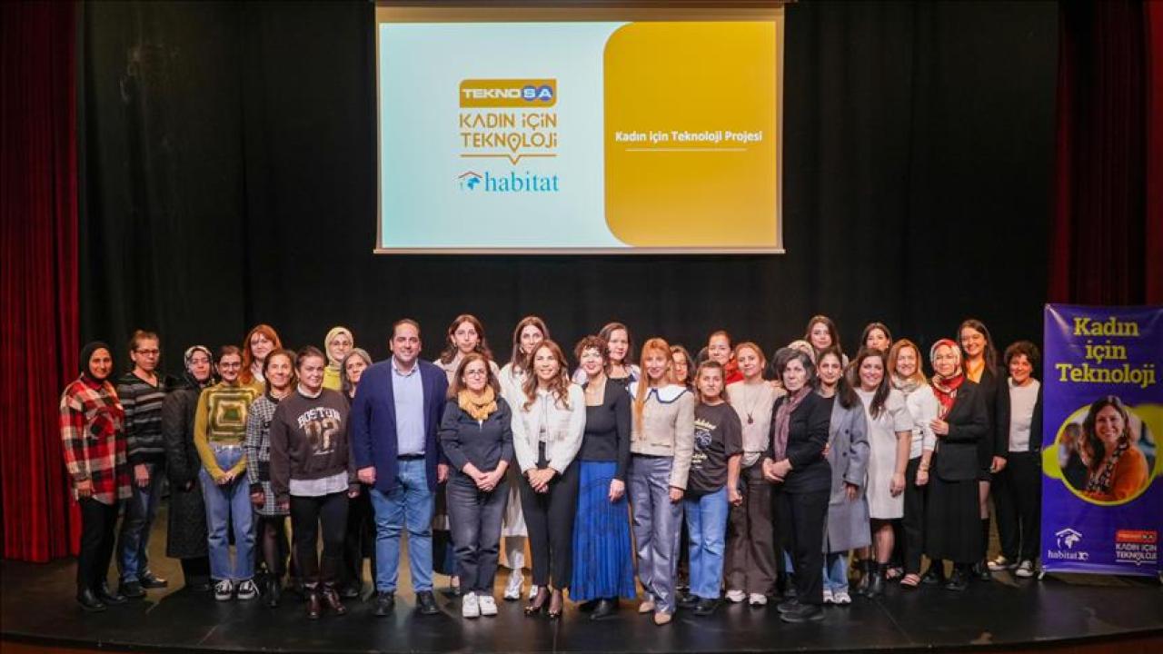 Teknosa'nın Kadın için Teknoloji projesinde yılın son eğitimi verildi