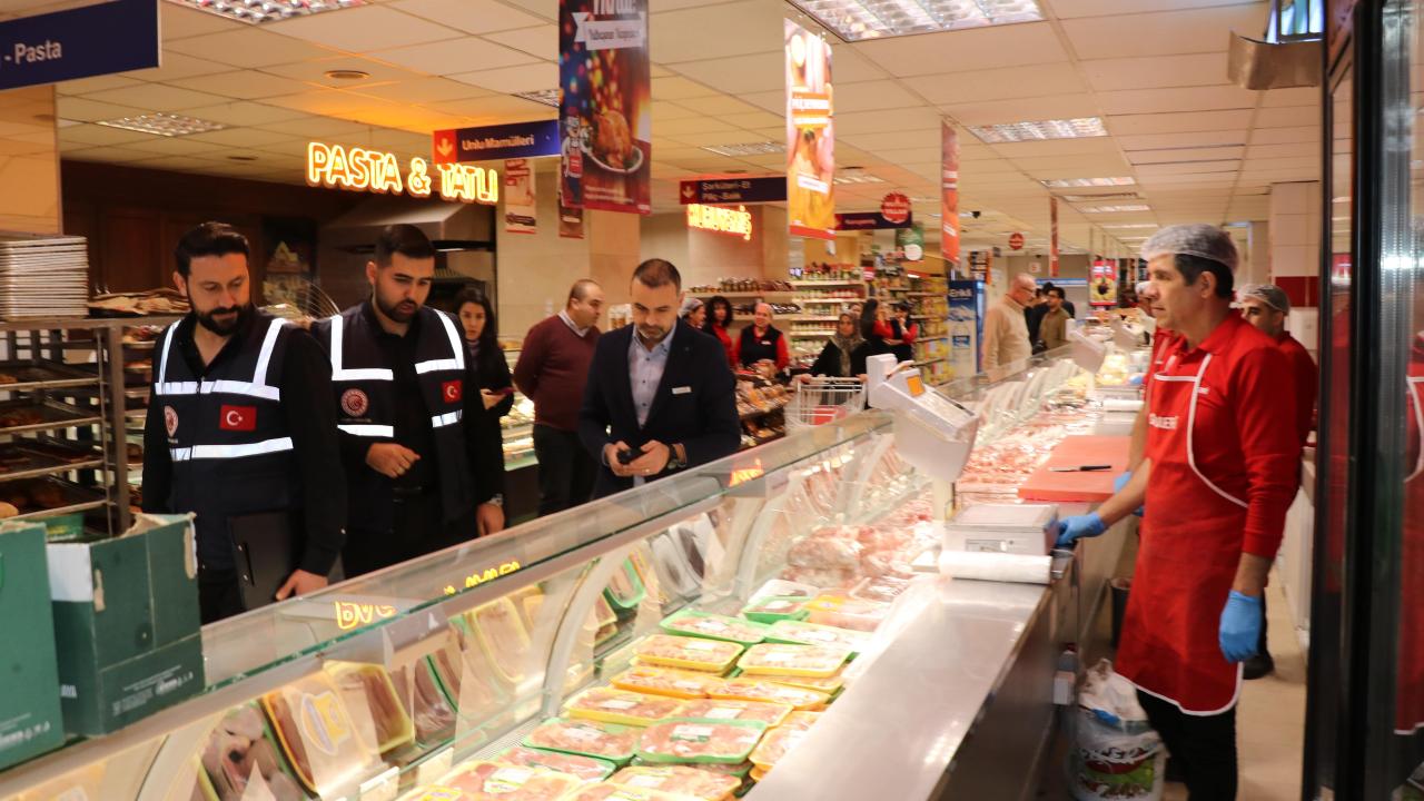 Adana'da yeni asgari ücretin açıklanmasının ardından fahiş fiyat denetimleri devam etti