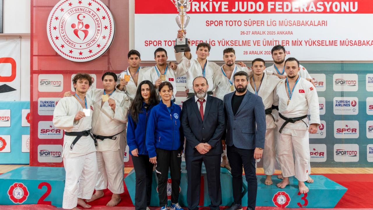 Erkekler Judo Süper Lig'de Kocaeli Büyükşehir Belediye Kağıtspor şampiyon oldu