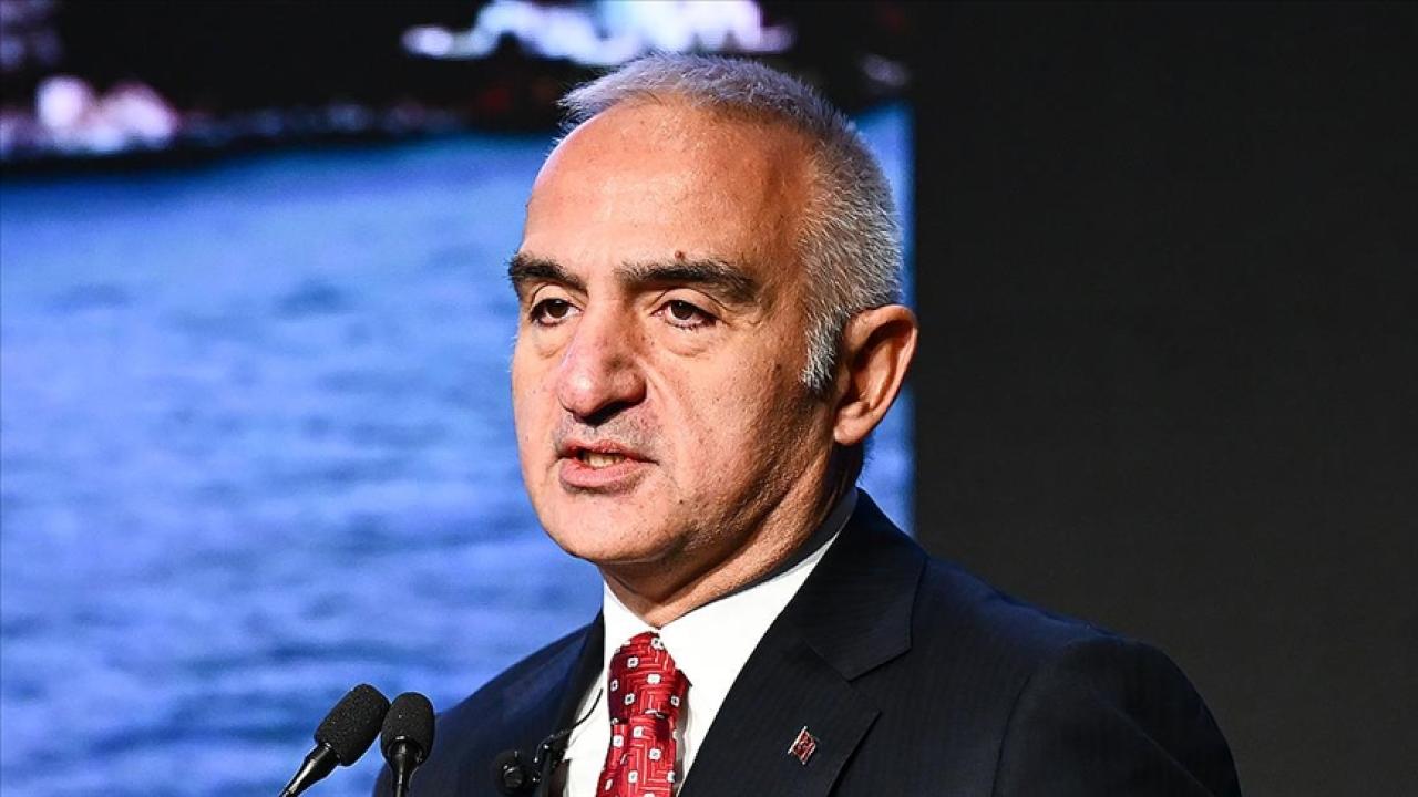 Bakan Ersoy'dan "telif haklarına" ilişkin paylaşım