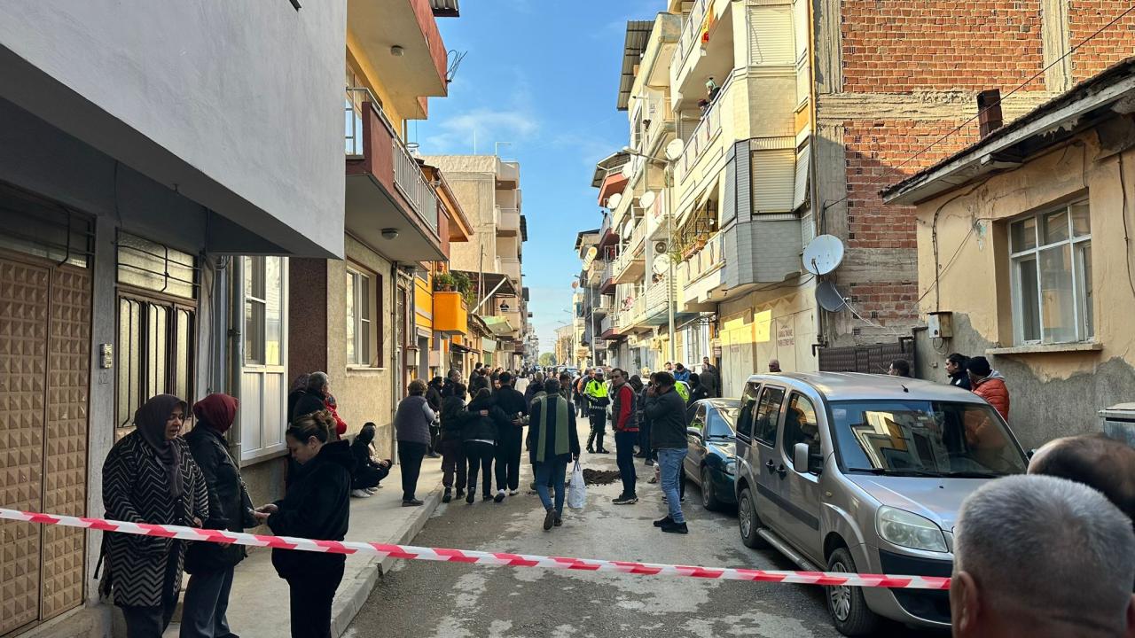 Manisa'da boşanma aşamasındaki eşi tarafından tüfekle vurulan kadın öldü