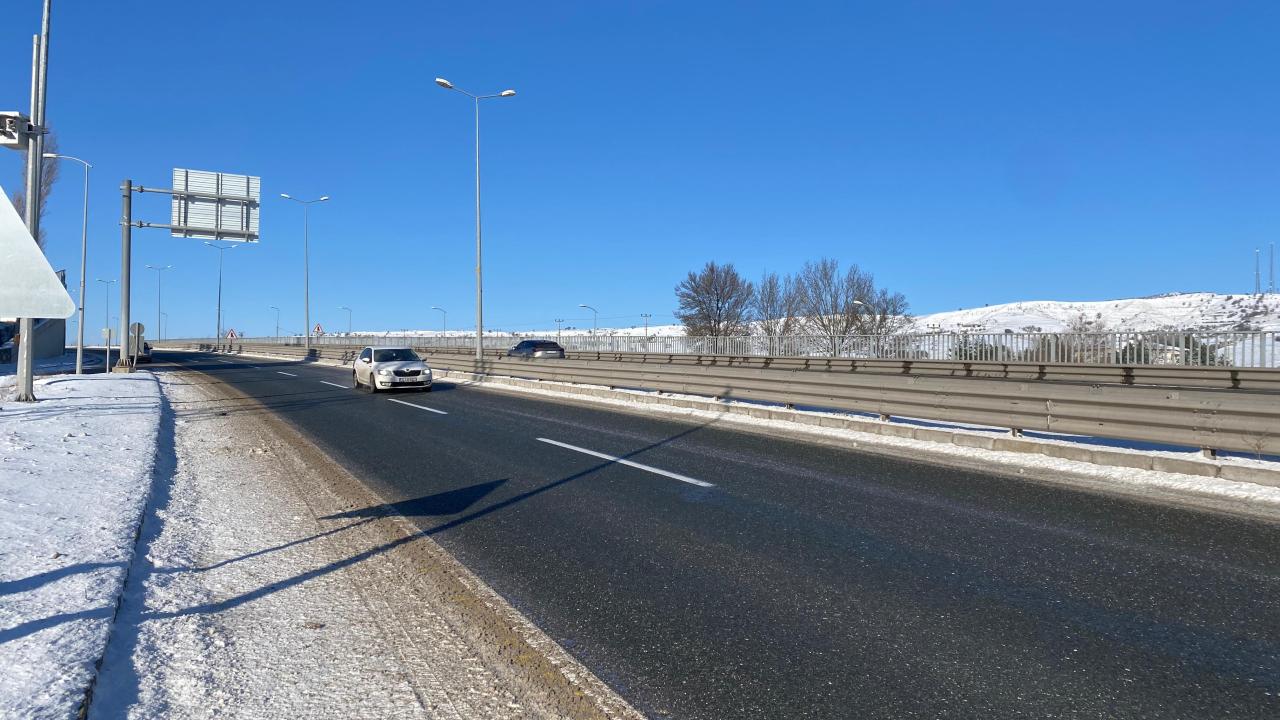 Geçici olarak trafiğe kapatılan D-100 Devlet Yolu'nun Gerede-Karabük kesimi ulaşıma açıldı