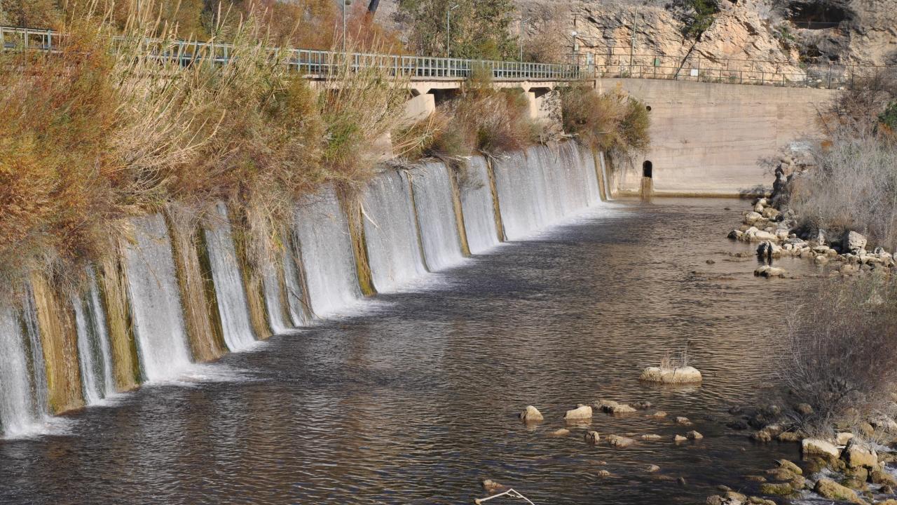 Mersin'de Göksu Nehri'ndeki renk değişimiyle ilgili inceleme başlatıldı
