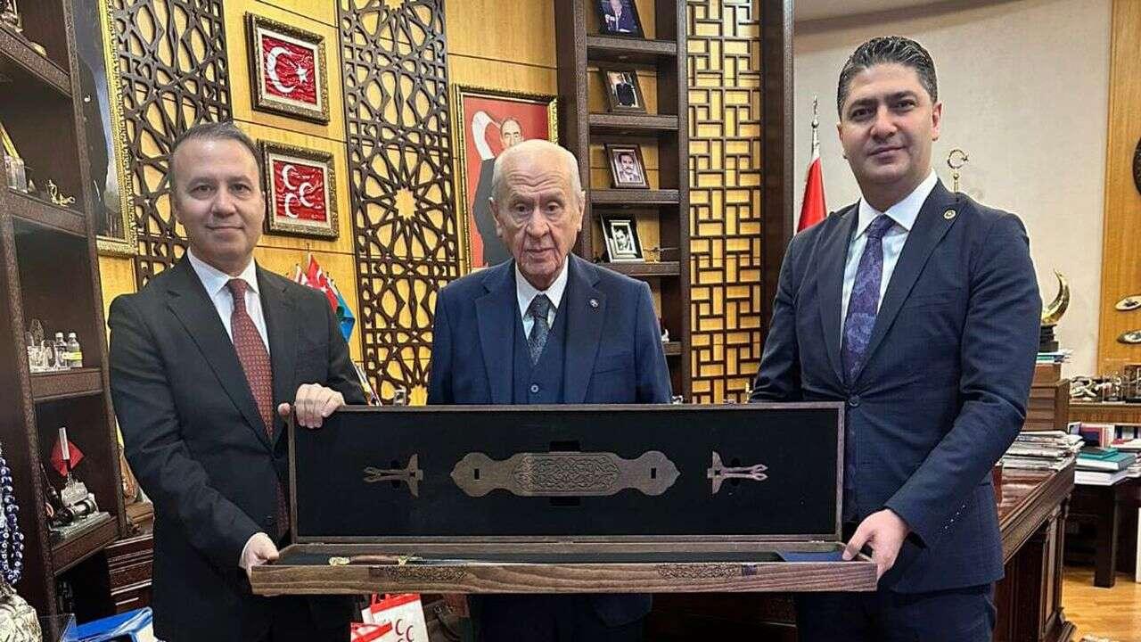 MHP'li İsmail Özdemir ve Yıldıray Çiçek'ten MHP Lideri Devlet Bahçeli’ye doğum günü ziyareti