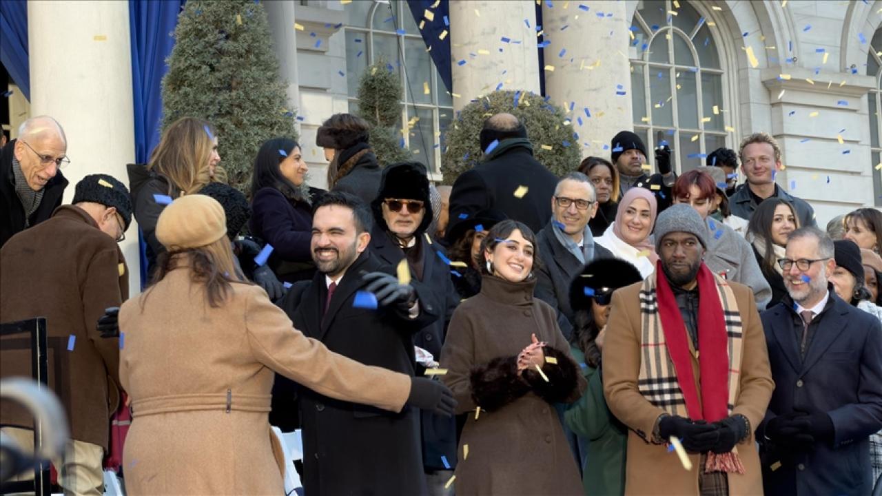 New York'un ilk Müslüman Belediye Başkanı Mamdani, halka açık törende yemin etti