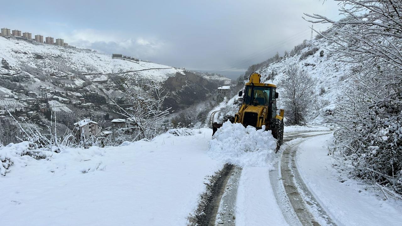 Karadeniz'de 1327 yerleşim yerine ulaşım sağlanamıyor