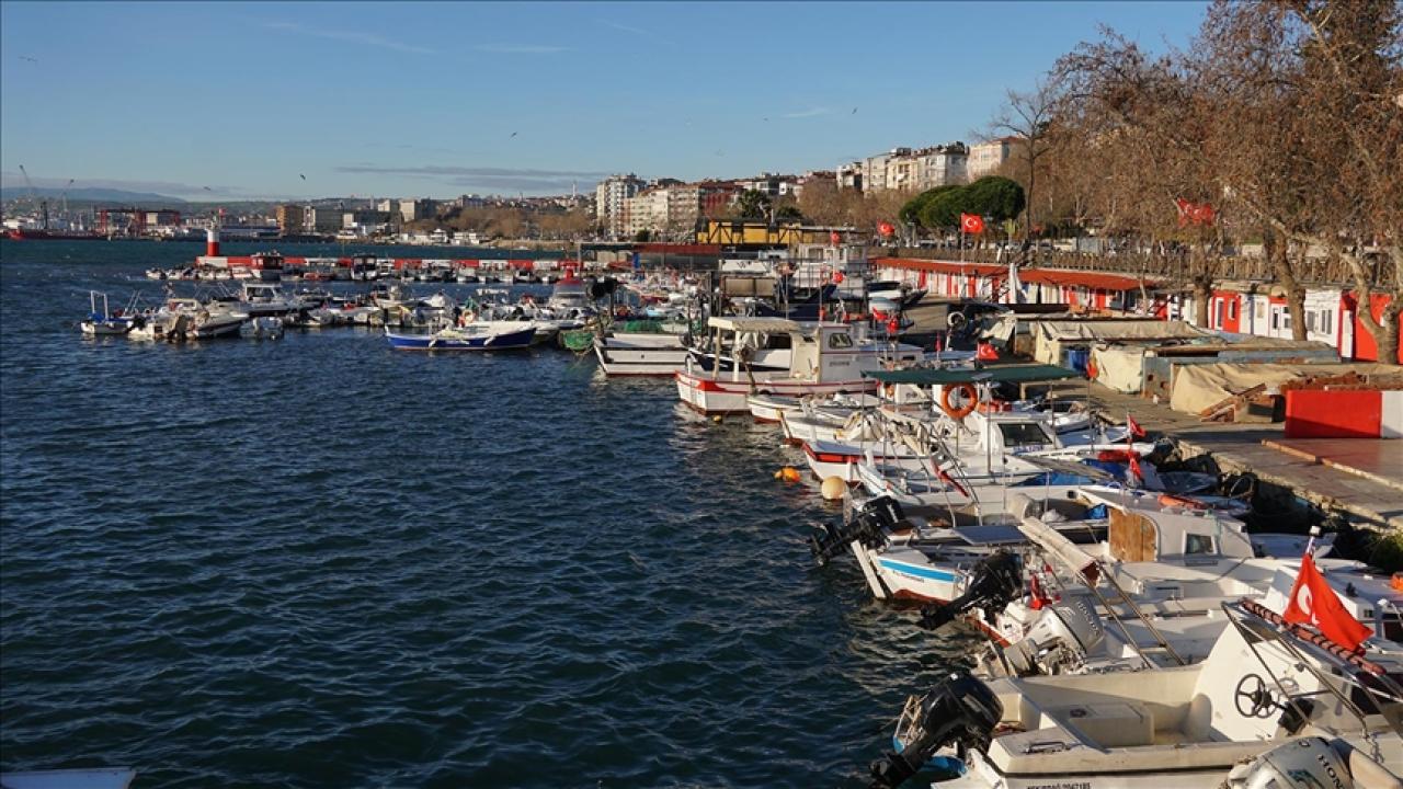 Tekirdağ'da lodos 4 gündür deniz ulaşımını aksatıyor