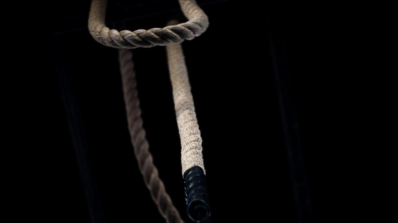 İran İnsan Hakları Aktivistleri Ajansına göre ülkede 2025 yılında 1922 kişi idam edildi