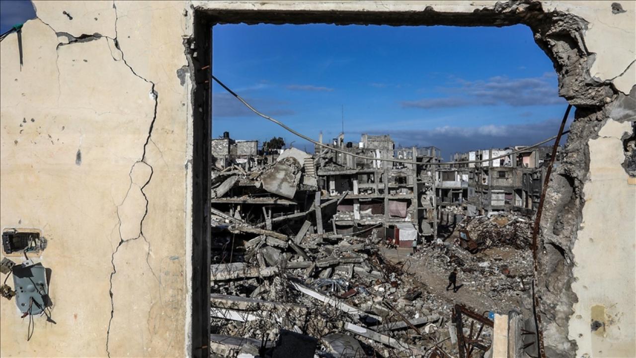 İsrail Gazze’de işgal ettiği bölgelere saldırılarını sürdürüyor