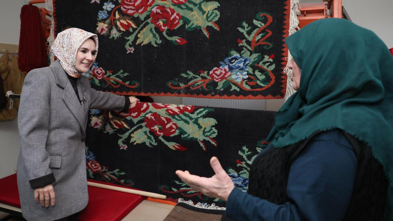 Bakan Göktaş, Kars'ta ziyaretlerde bulundu