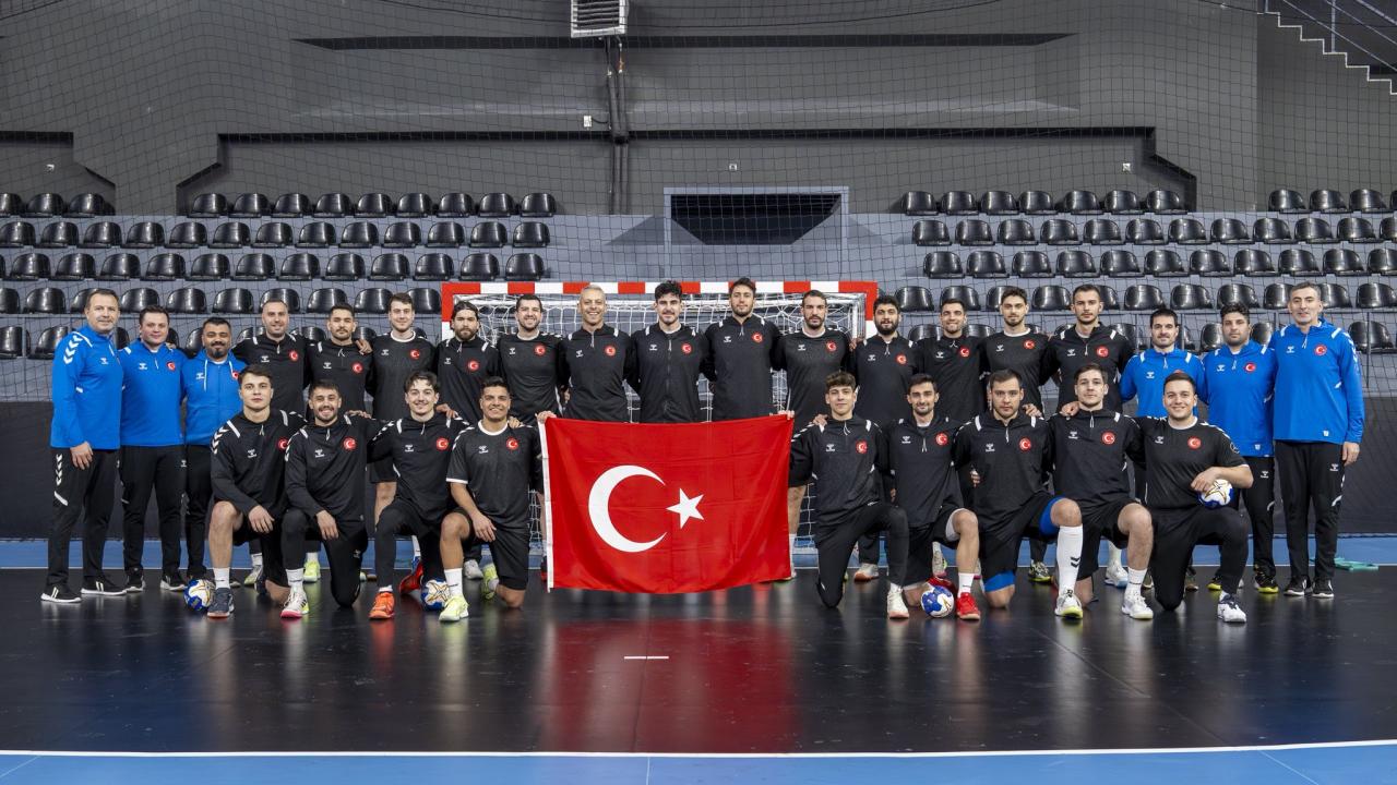 A Milli Erkek Hentbol Takımı, İstanbul'da kampa girdi