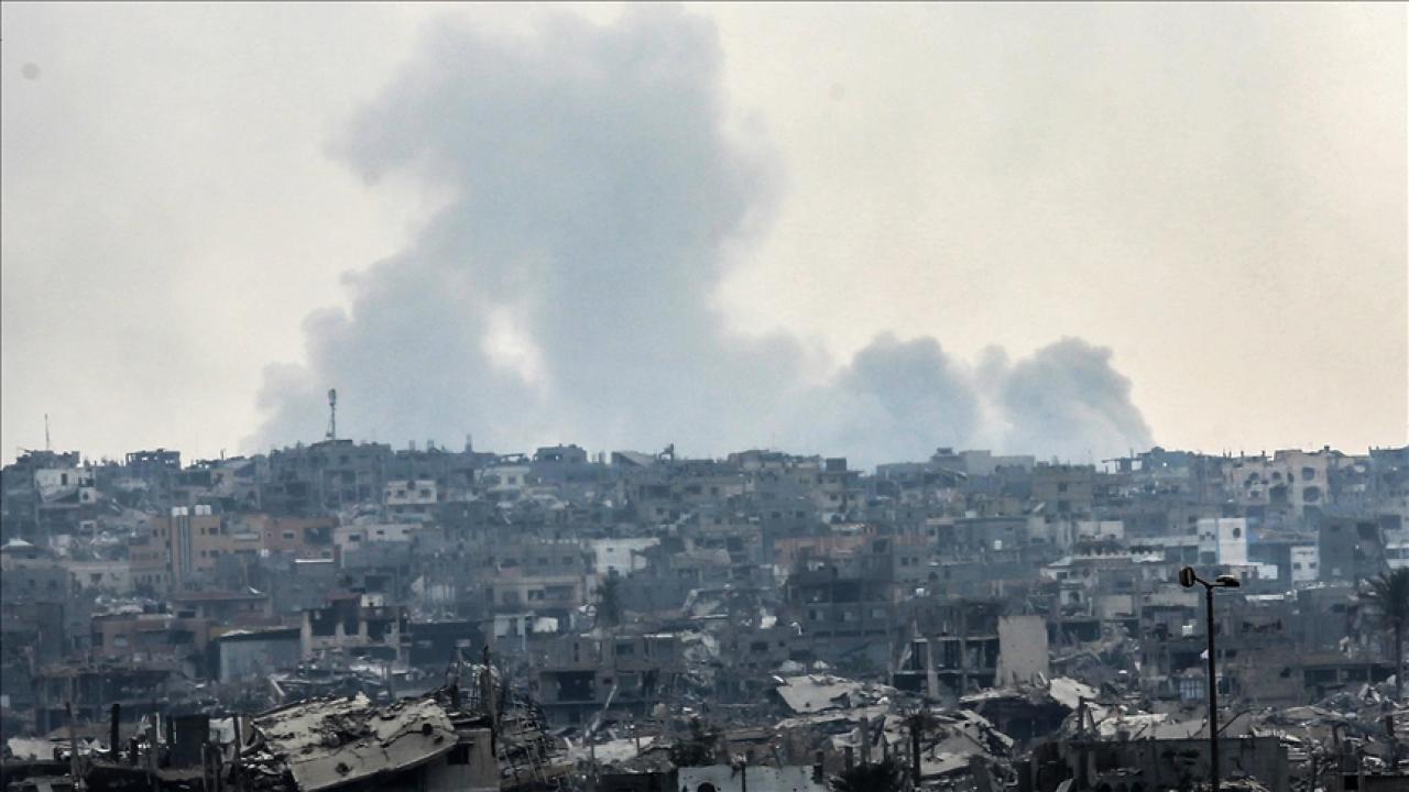 İsrail ordusu Gazze Şeridi'nin çeşitli bölgelerine saldırılar düzenledi