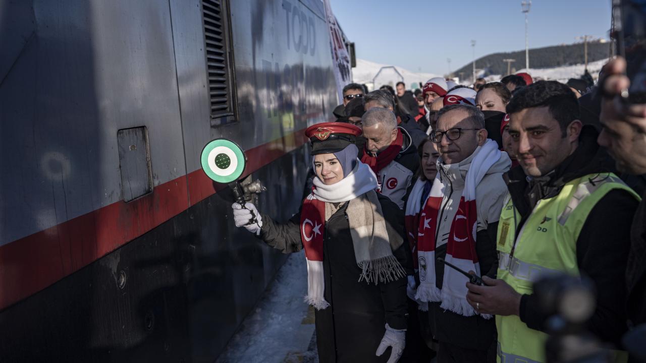 Bakan Göktaş "Sarıkamış Ekspresi"ni karşıladı