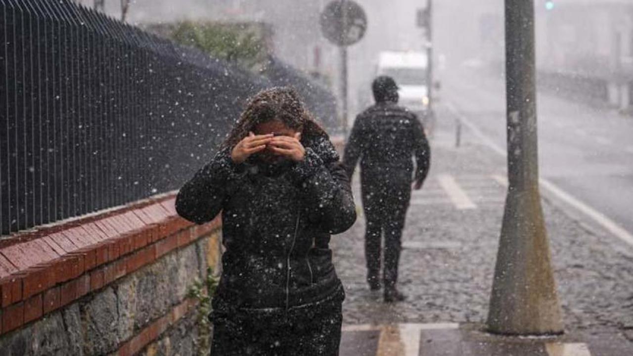 İçişleri Bakanlığı bazı bölgeler için kuvvetli rüzgar ve fırtına uyarısında bulundu
