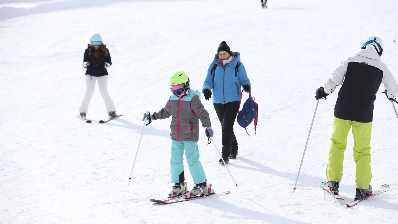 Ordu'daki Çambaşı Kayak Merkezi'nde hafta sonu yoğunluğu