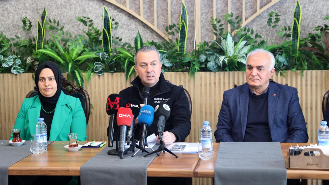 Sivas Belediyesi 1208 kilometrelik yol ağında karla mücadele çalışması yaptı