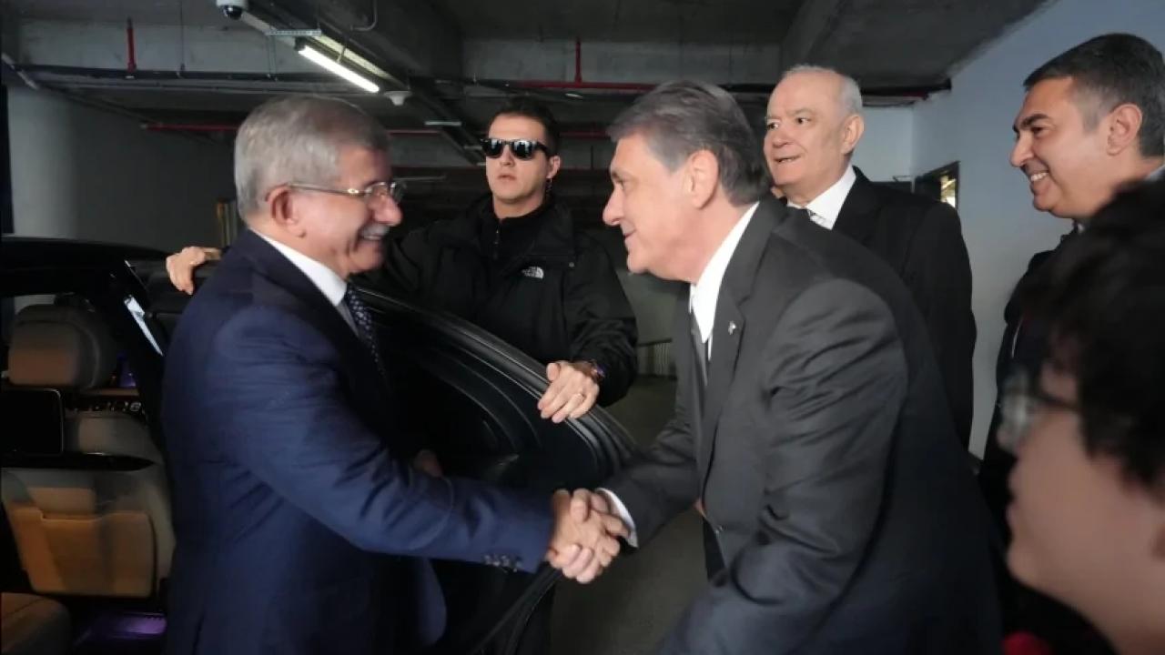 Gelecek Partisi Genel Başkanı Ahmet Davutoğlu: “Beşiktaş camiasıyla sporun birleştirici gücü üzerine verimli bir sohbet gerçekleştirdik”