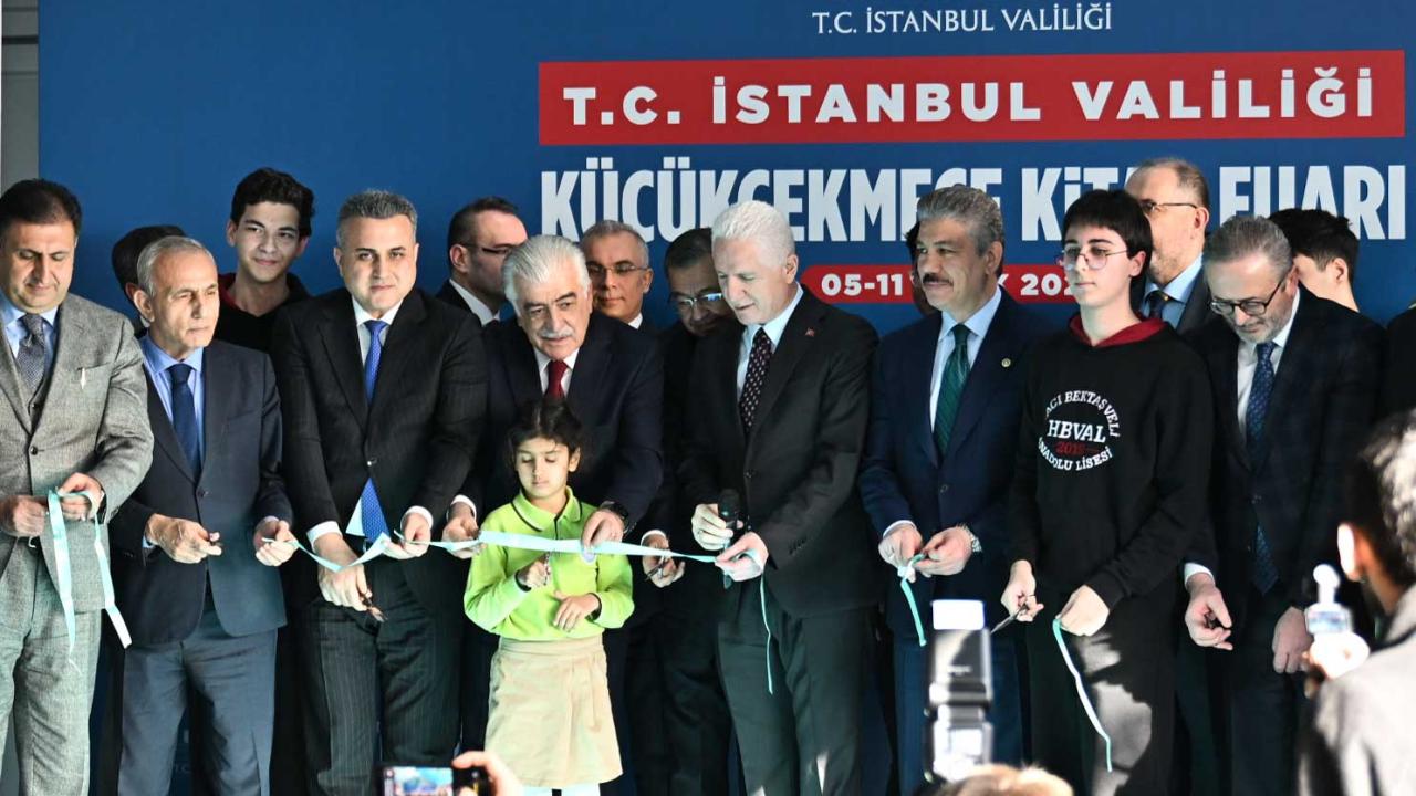 "İstanbul Valiliği Küçükçekmece Kitap Fuarı" törenle açıldı