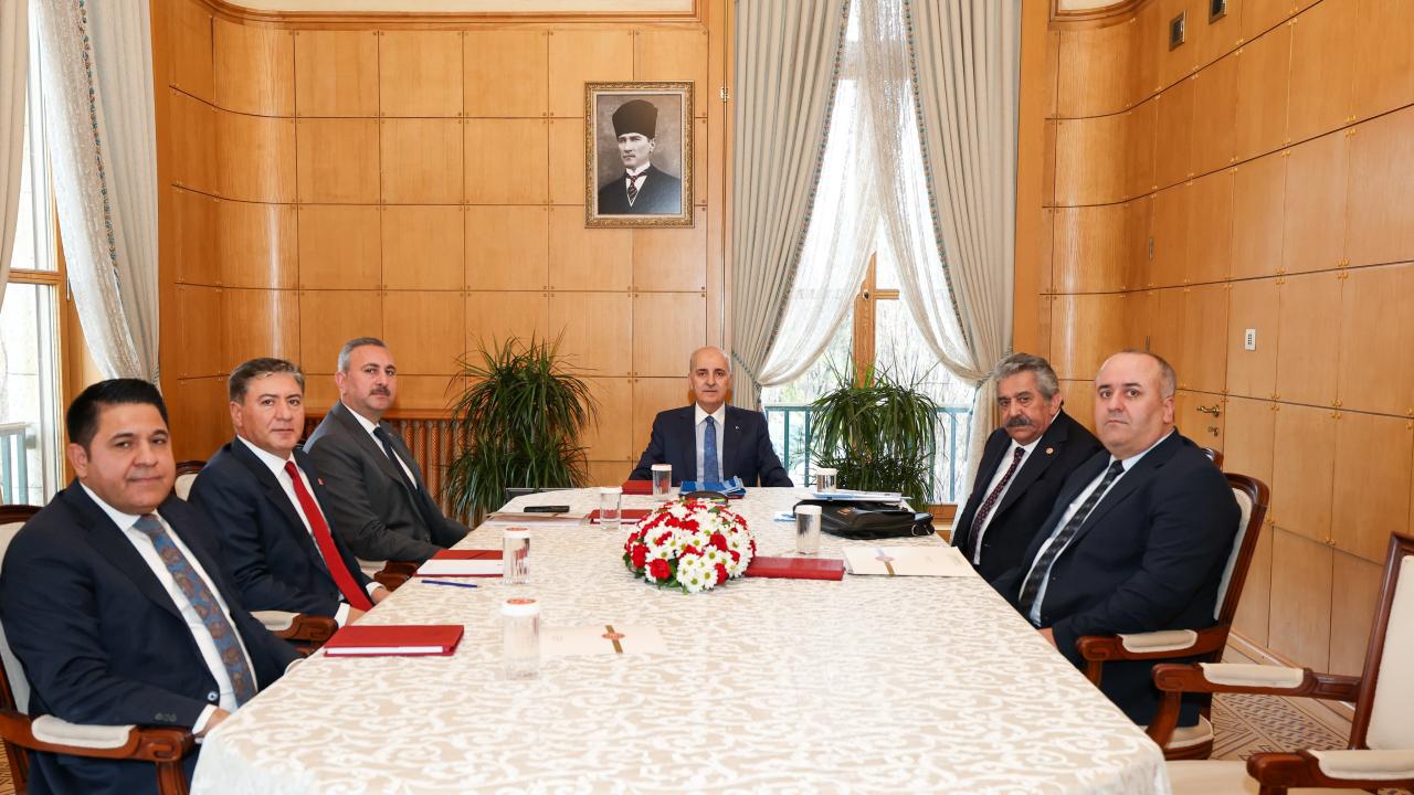 TBMM Başkanı Kurtulmuş, Milli Dayanışma, Kardeşlik ve Demokrasi Komisyonu'ndaki siyasi partilerin temsilcileriyle görüştü