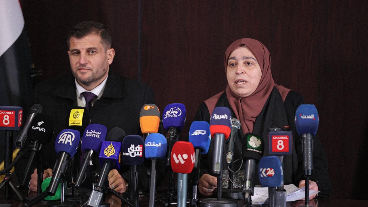 Suriye'de devrik rejim döneminde yakınlarından koparılan 150 çocuk ailesine kavuştu