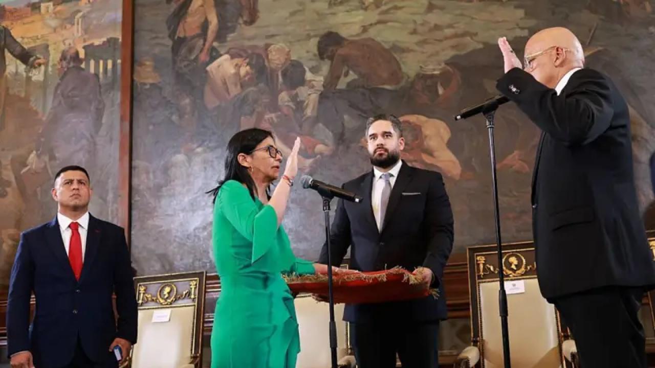 Venezuela'da Delcy Rodriguez göreve başladı, başkanlık sarayı çevresinde İHA'lar görüldü