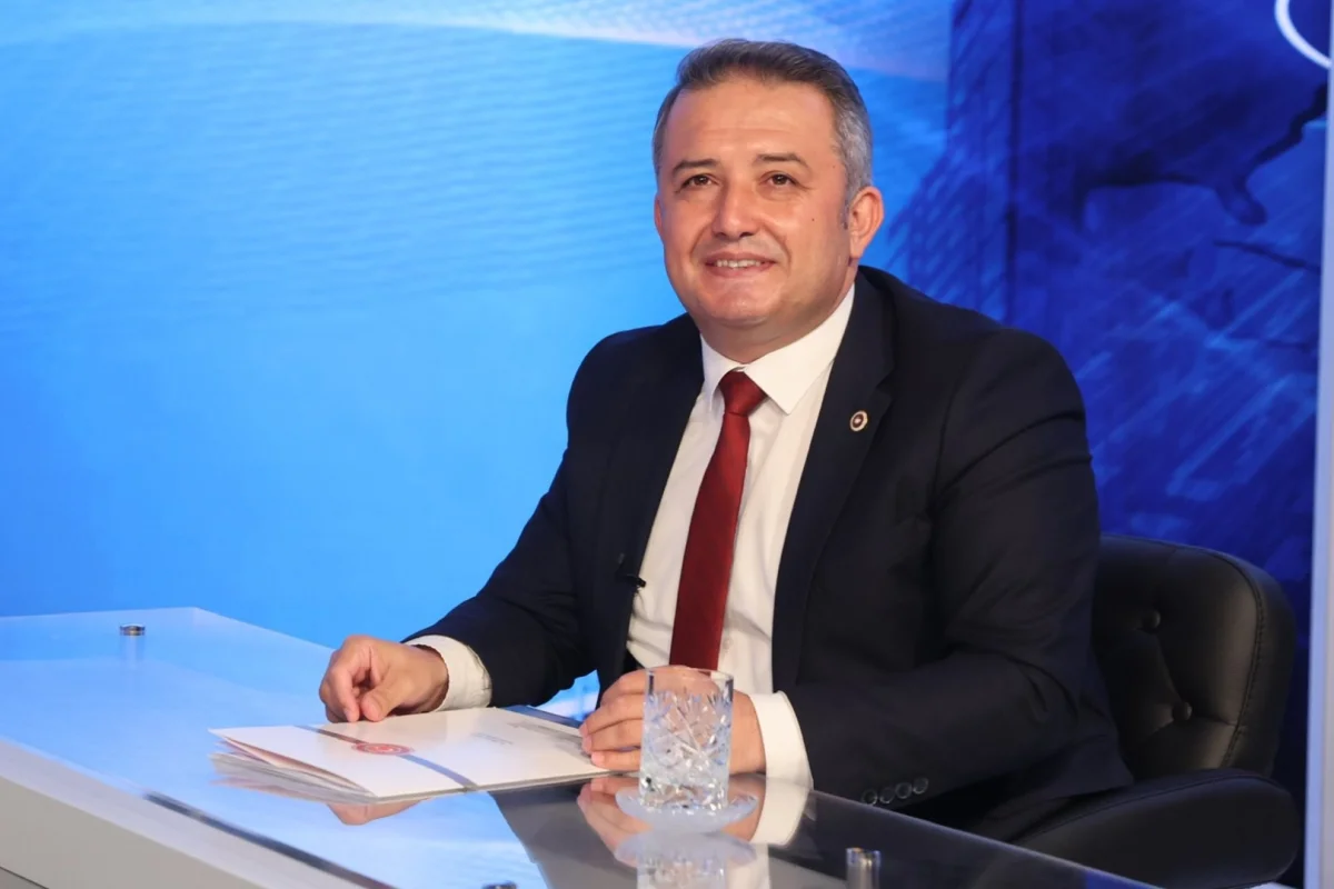 İsa Mesih Şahin AK Parti’ye Katılıyor