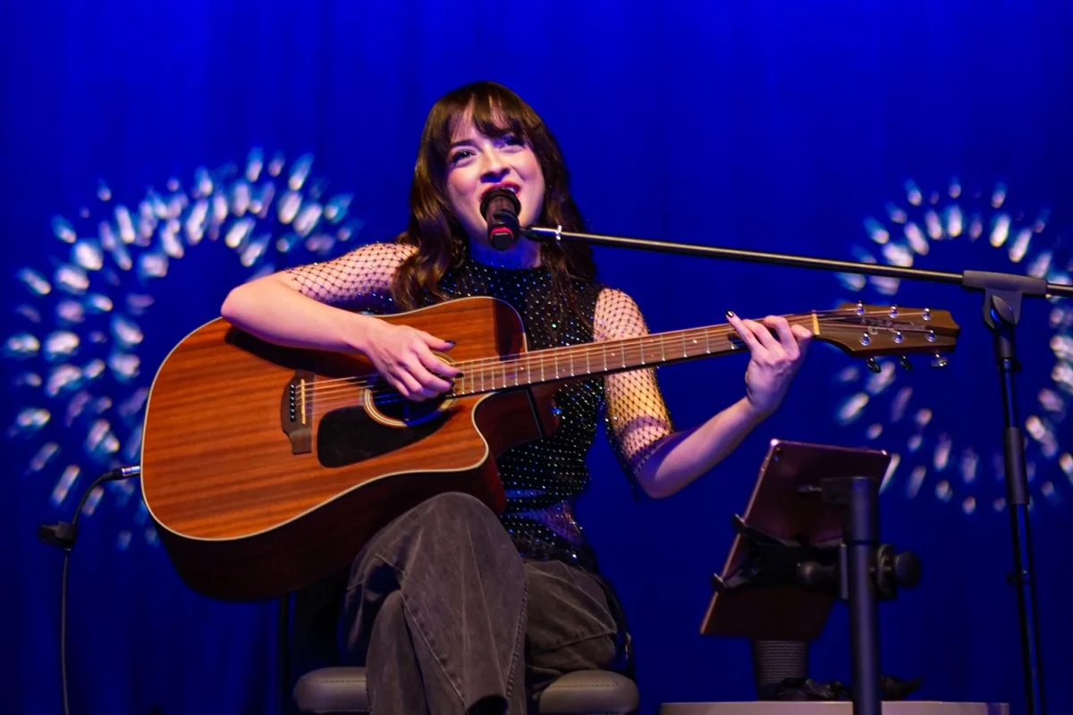Melis Fis, 1 Yılda Türkiye’nin 81 İlinde Sahne Alan İlk Kadın Müzisyen Oldu
