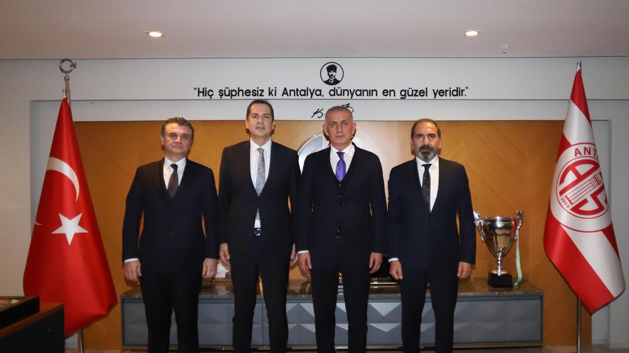 TFF Başkanı Hacıosmanoğlu'ndan Antalyaspor'a ziyaret