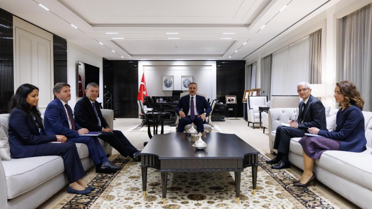 Bakan Fidan, UNRWA Genel Komiseri Lazzarini'yi kabul etti