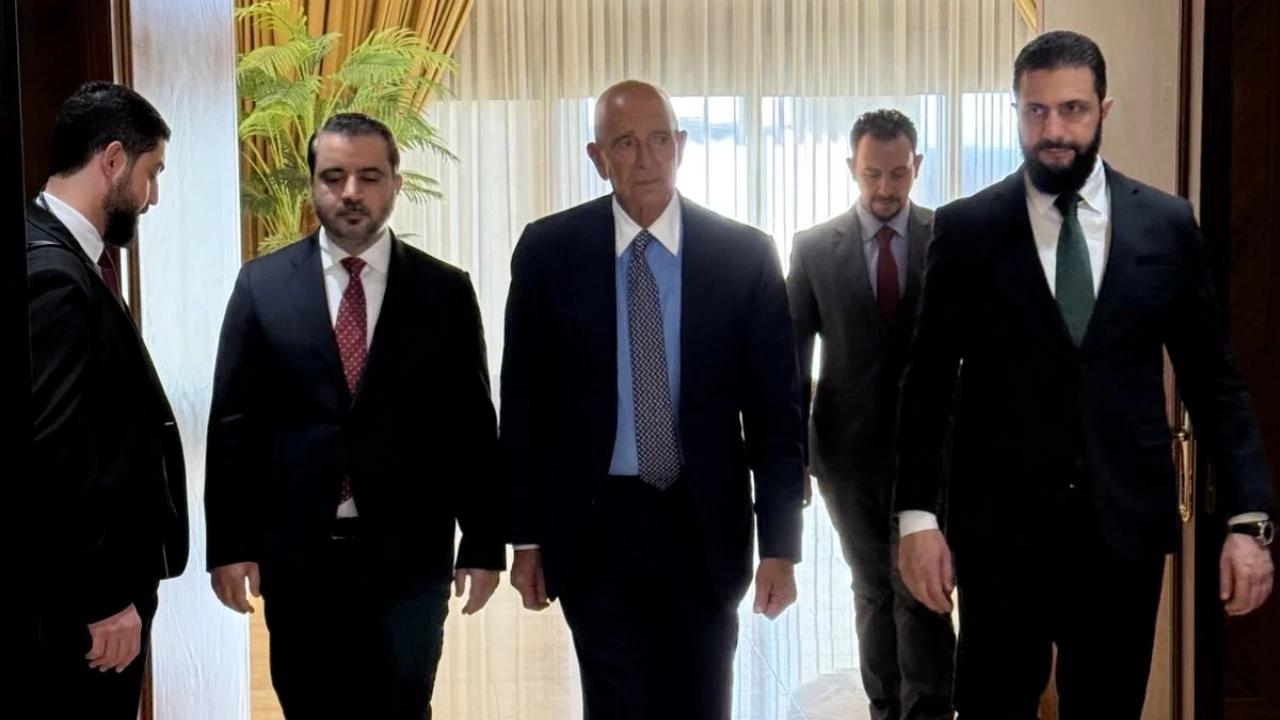 ABD'nin Ankara Büyükelçisi Barrack, Suriye Cumhurbaşkanı Şara ve Dışişleri Bakanı Şeybani ile Şam'da görüştü