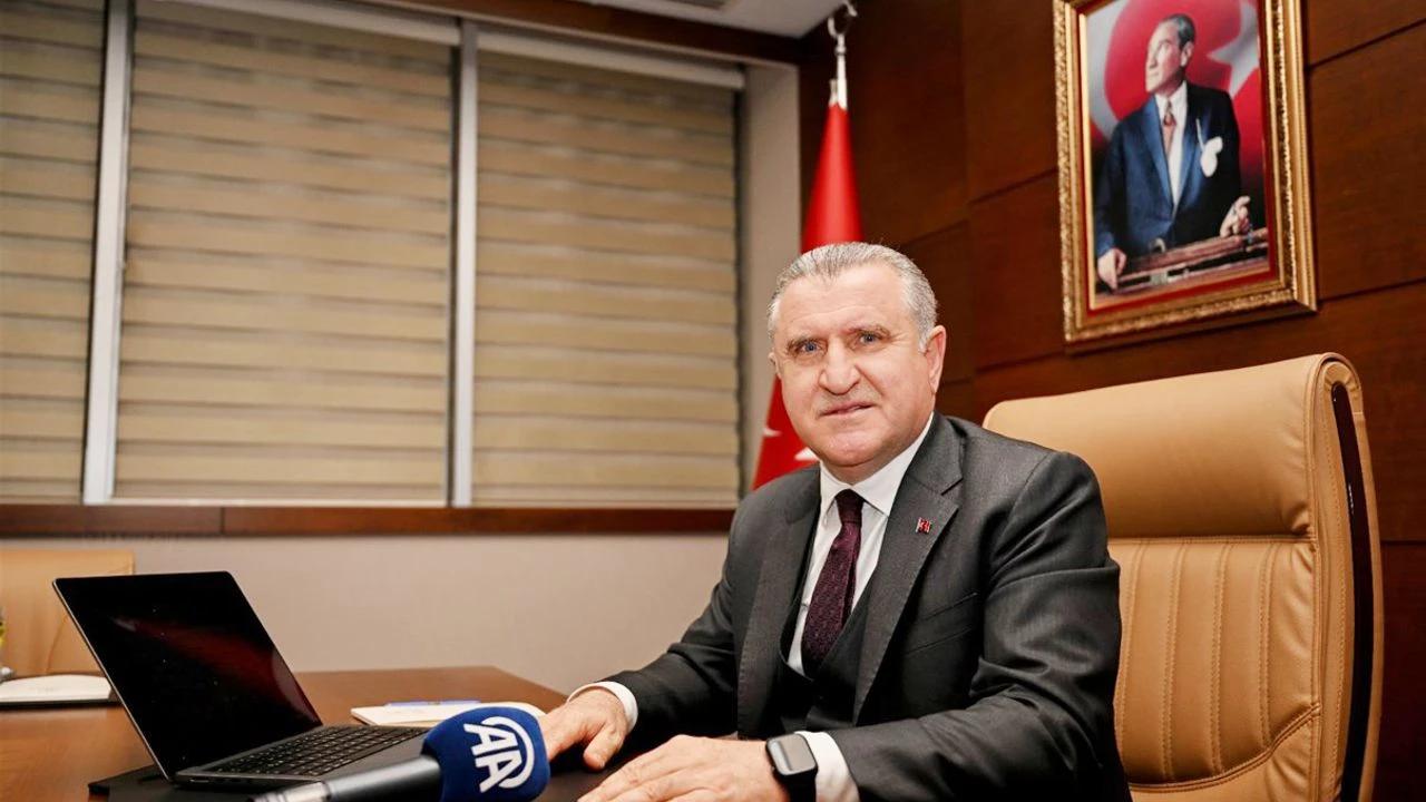 Bakan Bak'tan Türkiye Kupası'nı kazanan Fenerbahçe Opet'e tebrik