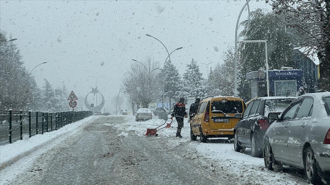 Meteorolojiden Orta ve Doğu Karadeniz için kuvvetli kar yağışı uyarısı