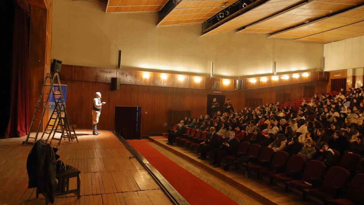 "Bir Tayyareci Vecihi Hürkuş" oyunu Çorum'da sahnelendi