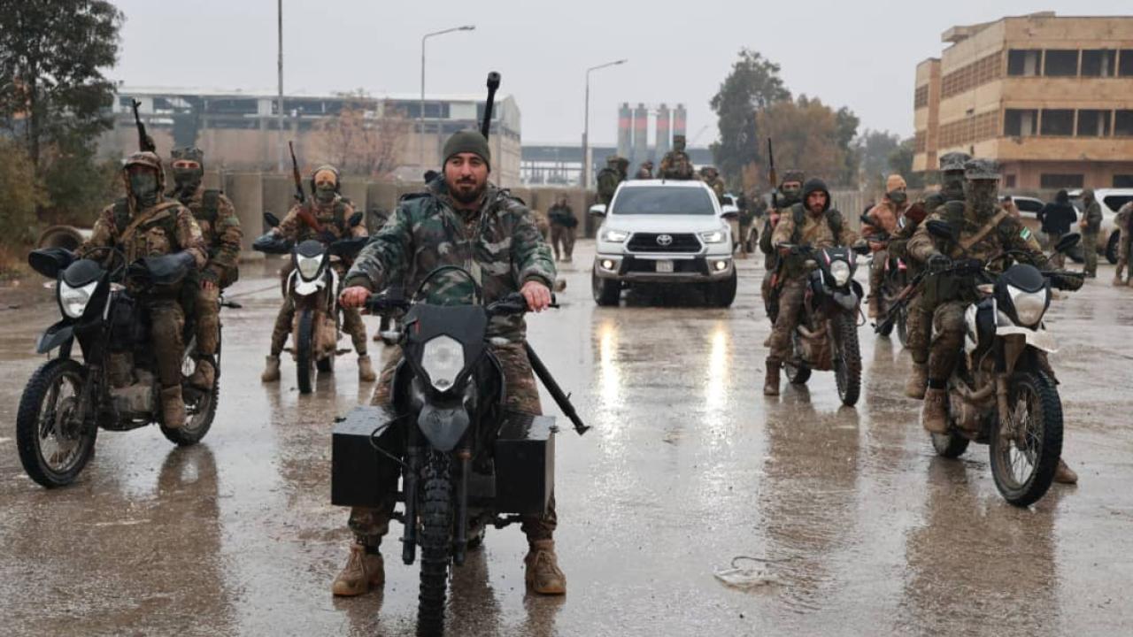 Suriye ordusu, Halep'in doğusundaki Meskene ve Deyr Hafir hattına takviye birlikler sevk etti