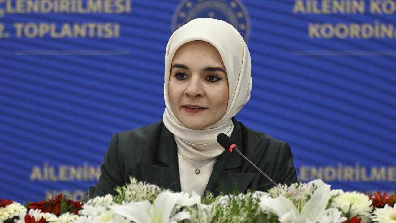 Bakan Göktaş: Evlenecek gençlere destek olmak amacıyla 2 bin 24 indirim anlaşması yaptık