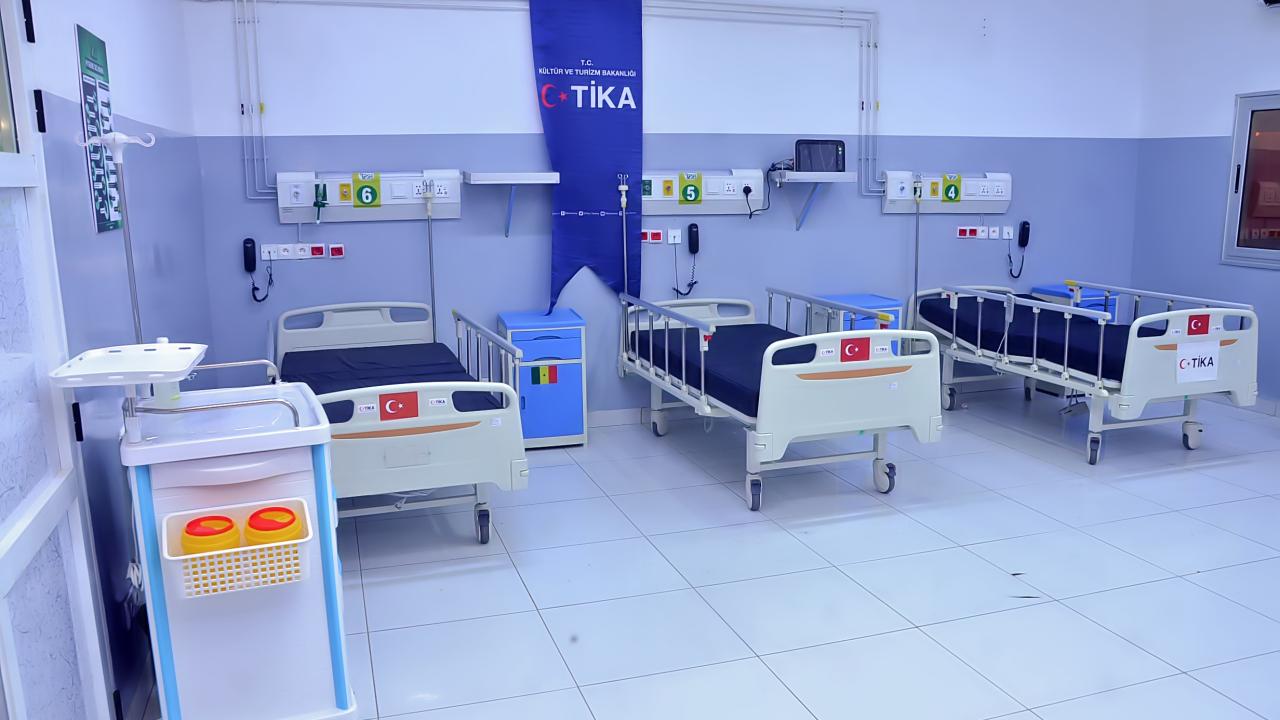TİKA'dan Senegal'in Touba kentindeki halk sağlığı merkezine acil servis desteği