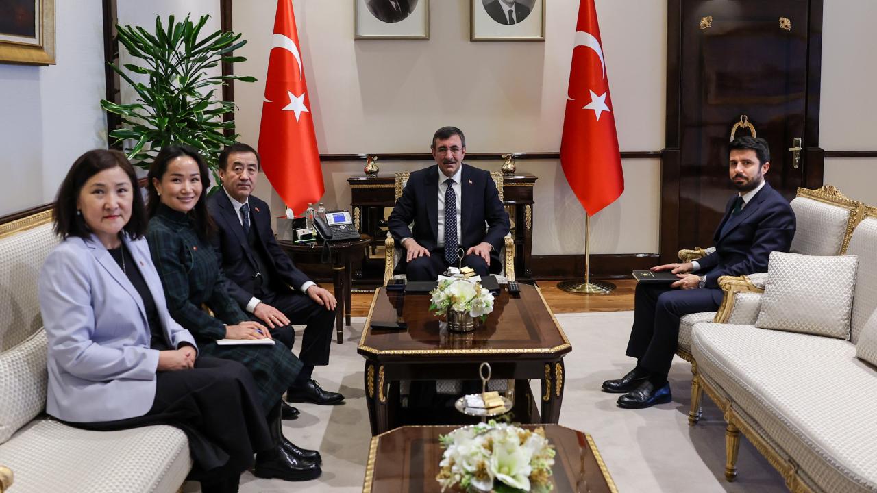 Cumhurbaşkanı Yardımcısı Yılmaz, Moğolistan ve Japonya büyükelçilerini kabul etti