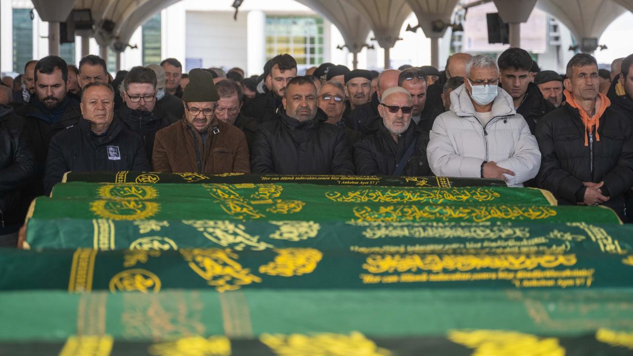 Tiyatro oyuncusu Koray Ergun, başkentte son yolculuğuna uğurlandı