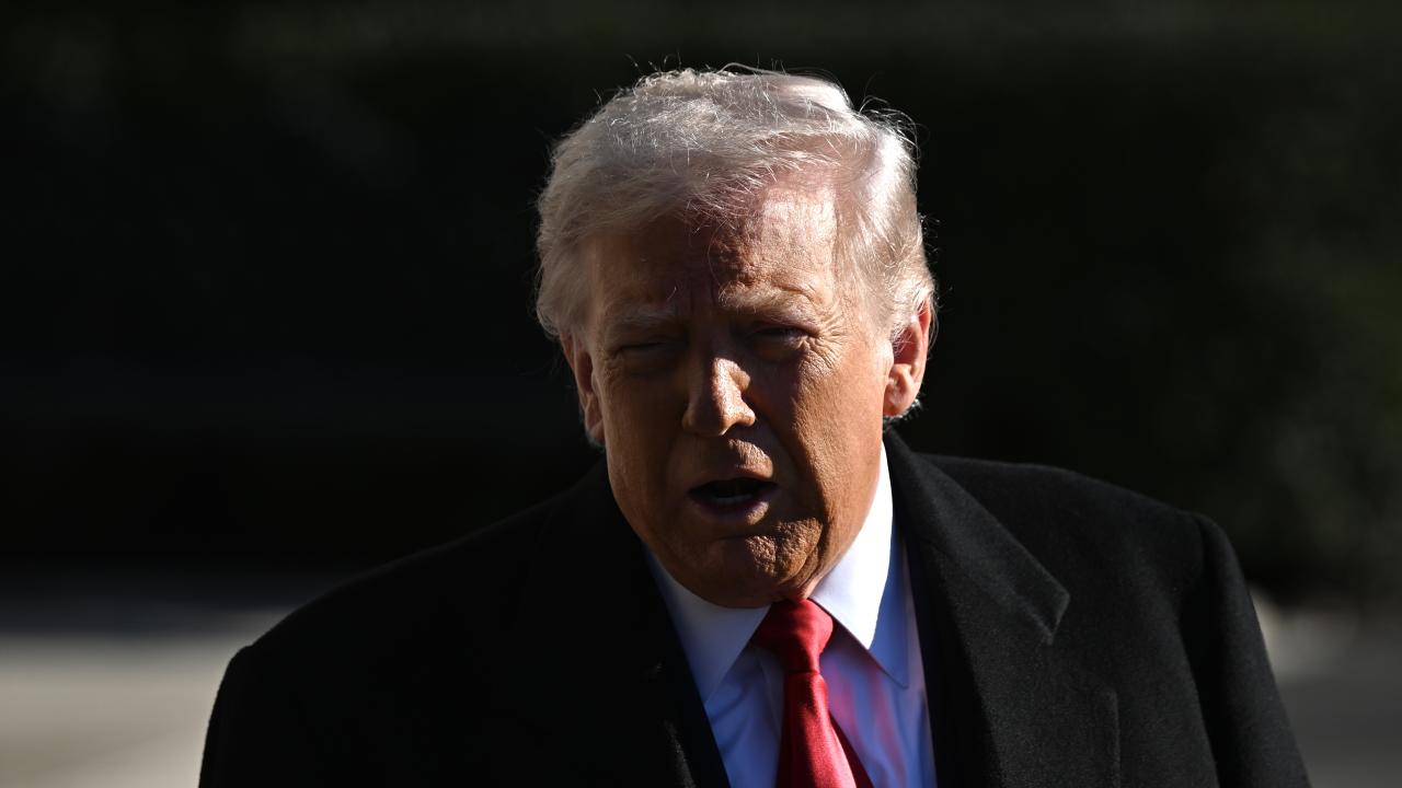 Trump, İran'daki protestoculara "Devam edin, yardım yolda" mesajı verdi