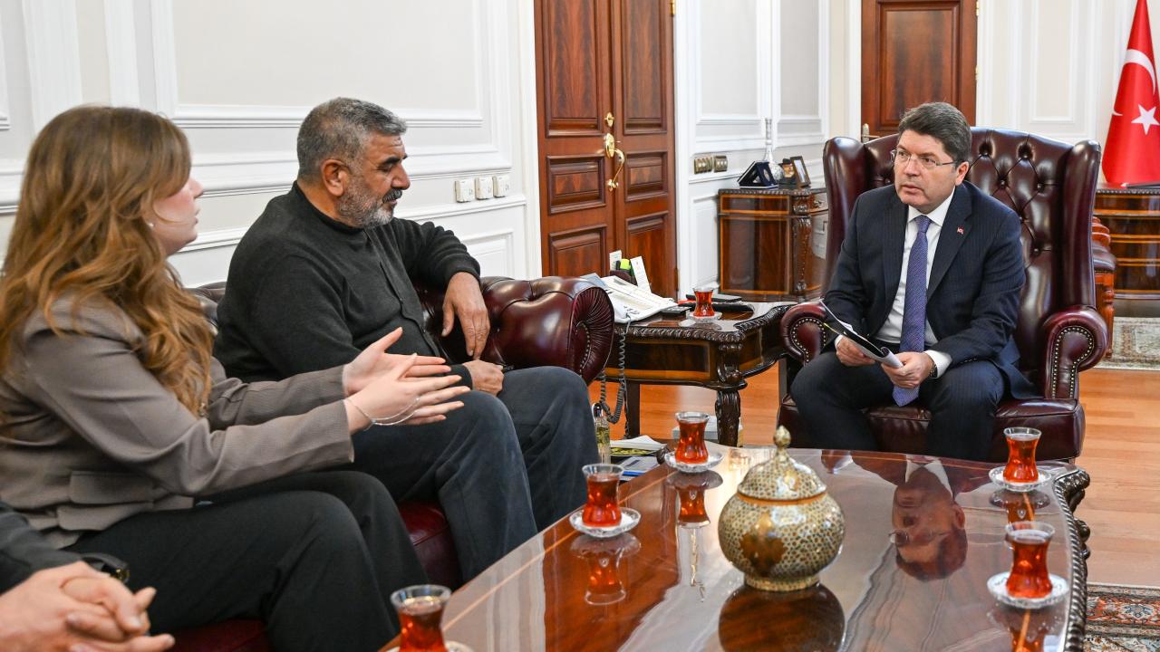 Adalet Bakanı Tunç, Rojin Kabaiş'in ailesiyle görüştü