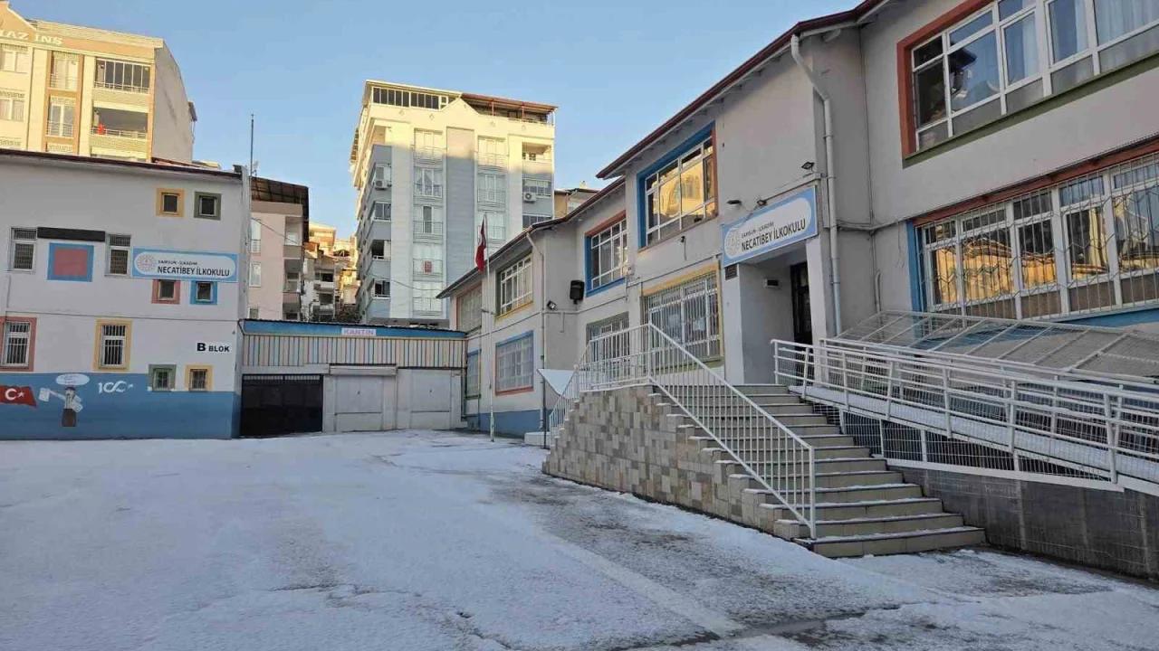 Samsun'da 16 ilçede eğitime kar engeli