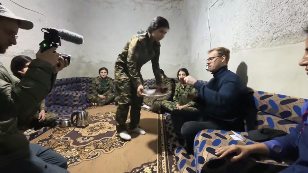 YERİN 40 METRE ALTINDA ÇALINMIŞ HAYATLAR! Alman Basını Terör Tünellerindeki Çocukları Görüntüledi