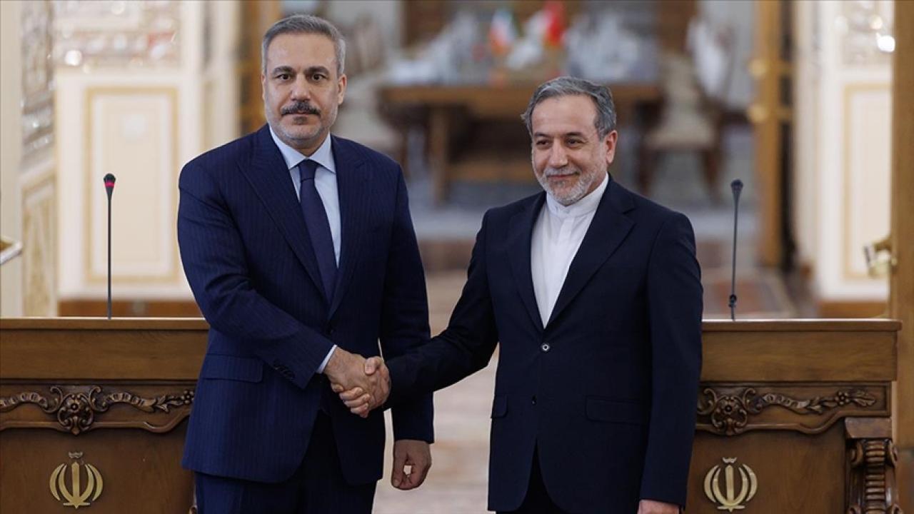 Dışişleri Bakanı Fidan, İranlı mevkidaşı Erakçi ile telefonda görüştü